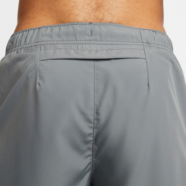 Nike Challenger 7in Shorts - Smoke Grey/Reflective Silver