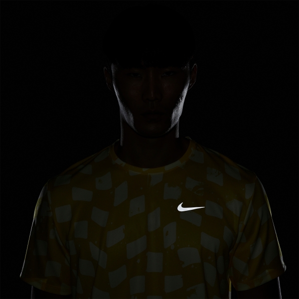 Nike Dri-FIT Division Miler Graphic T-Shirt - Opti Yellow/Reflective Silver