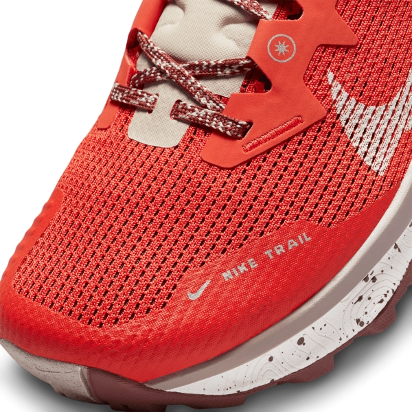 Nike React Wildhorse 8 - Picante Red/Sail/Dark Pony