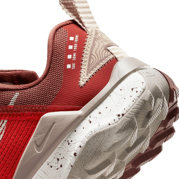 Nike React Wildhorse 8 - Picante Red/Sail/Dark Pony