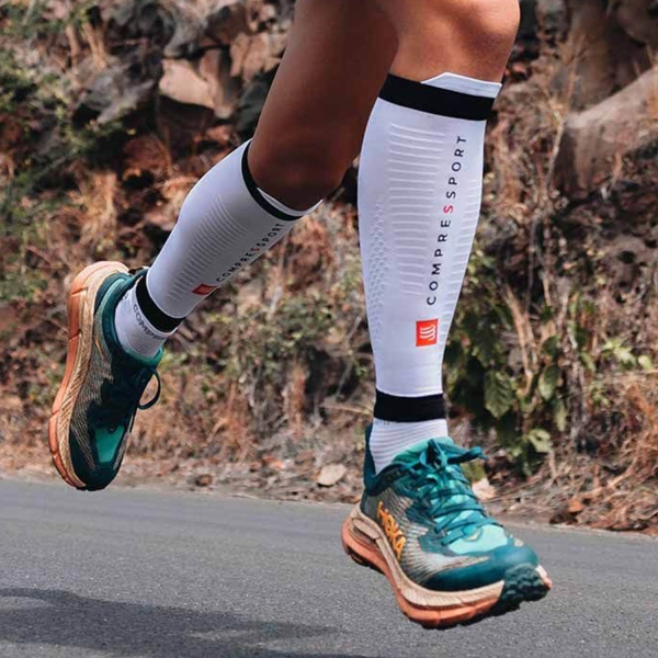 Compressport R2 3.0 Gambaletti a Compressione - White/Black