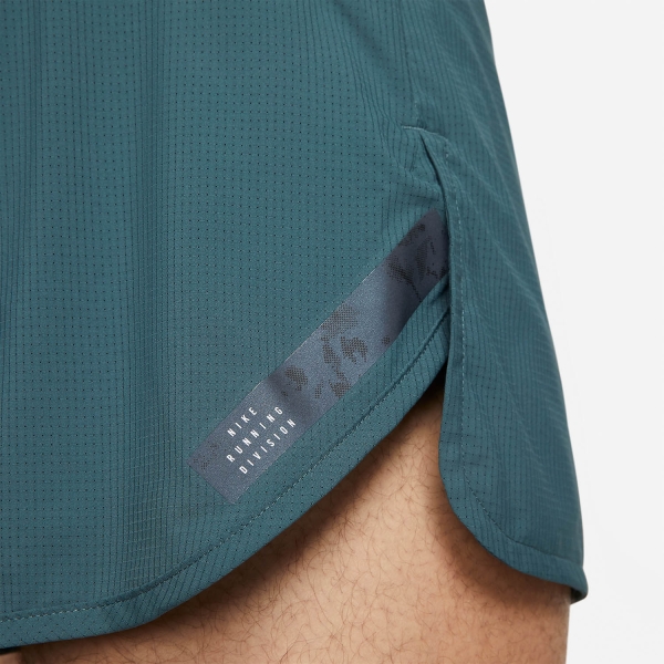 Nike Dri-FIT ADV Run Division 4in Shorts - Faded Spruce/Reflective Black