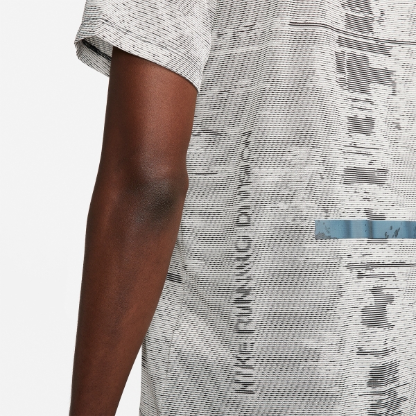 Nike Dri-FIT ADV Run Division T-Shirt - Phantom/lt Iron Ore/Refblk