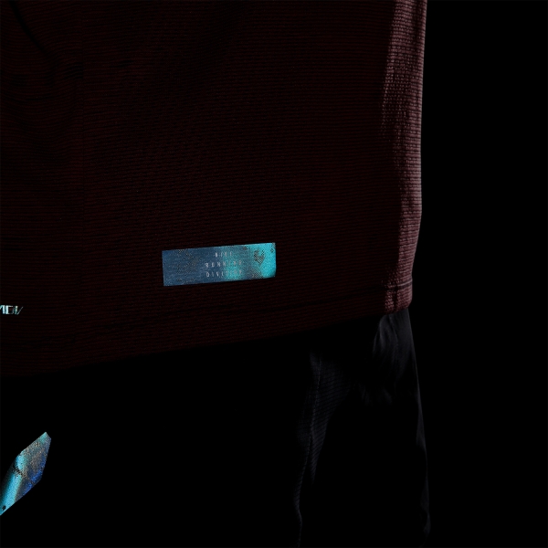 Nike Dri-FIT ADV Run Division T-Shirt - Red Stardust/Adobe/Refblk