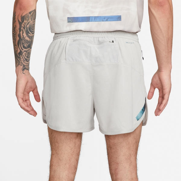 Nike Dri-FIT Run Division Stride 4in Shorts - Light Iron Ore/Reflective Silver