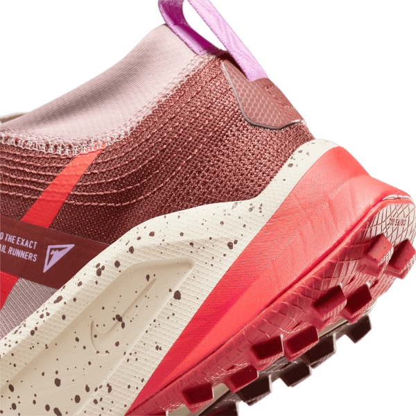 Nike ZoomX Zegama Trail - Diffused Taupe/Picante Red/Dark Pony
