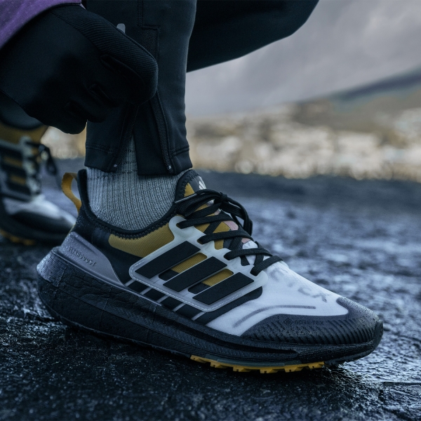 adidas Ultraboost Light GTX - Black Ink/Chalk White/Preloved Yellow