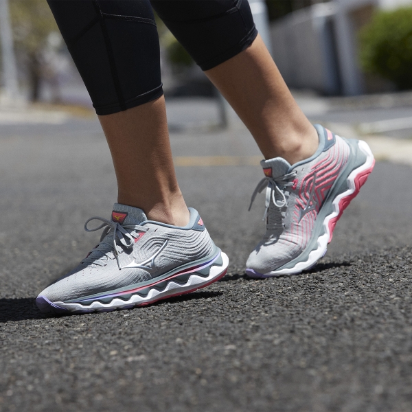 Mizuno Wave Horizon 6 - Surf The Web/Silver/Neon Flame