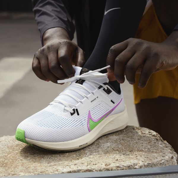 Nike Air Zoom Pegasus 40 SE - White/Multi Color/Pale Ivory