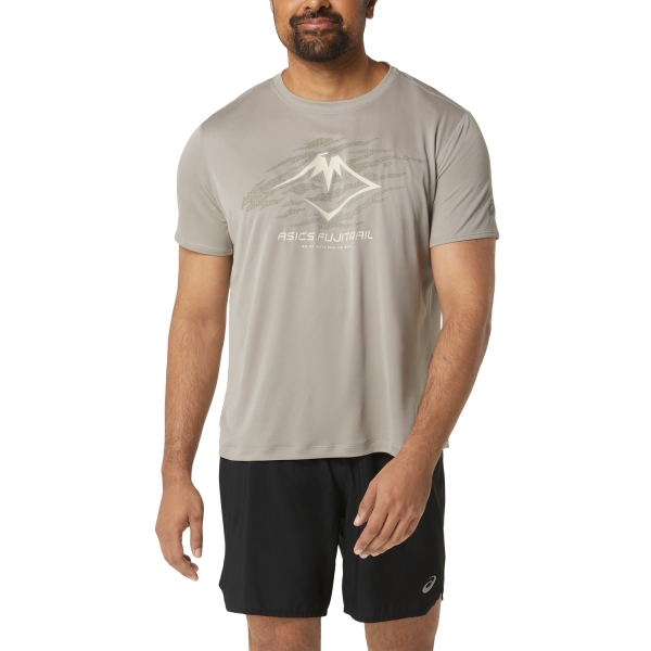 Camisetas Running Hombre Asics Fujitrail Logo Camiseta  Moonrock/Mantle Green/Oatmeal 2011C981250