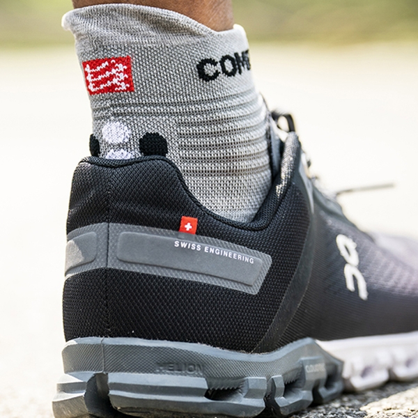 Compressport Pro Racing V4.0 Logo Calze - Grey Melange/Black