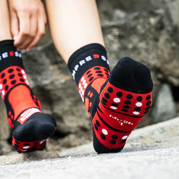 Compressport Trekking Calcetines - Black/Red/White