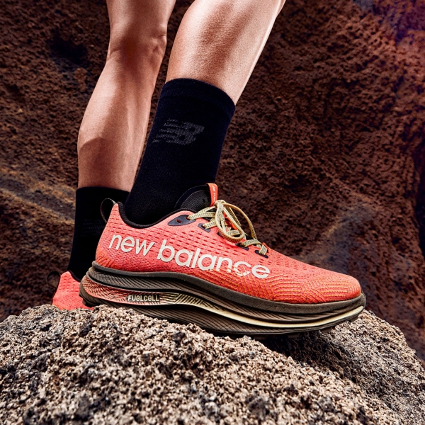 New Balance FuelCell Supercomp Trail - Neon Dragonfly