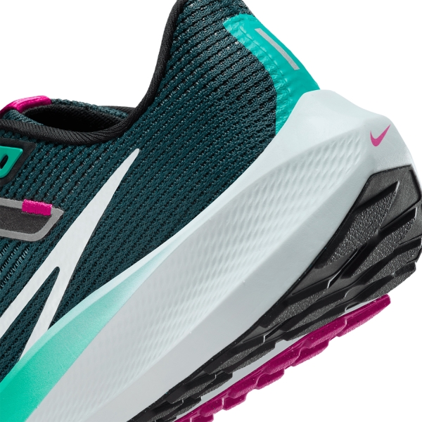 Nike Air Zoom Pegasus 40 - Deep Jungle/Metallic Silver/Black/White