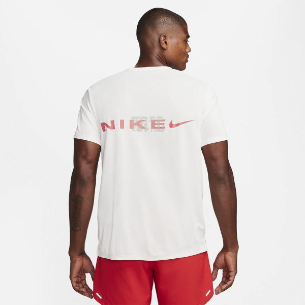 Nike Dri-FIT UV Miler Ekiden Maglietta - Sail/Track Red/Hyper Pink/Medium Ash