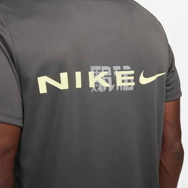 Nike Dri-FIT UV Miler Ekiden T-Shirt - Medium Ash/Luminous Green/Light Bone