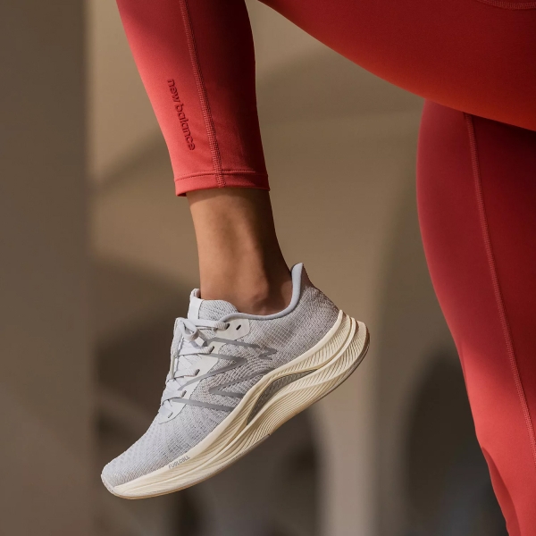 New Balance Fuelcell Propel v4 - Grey Matter