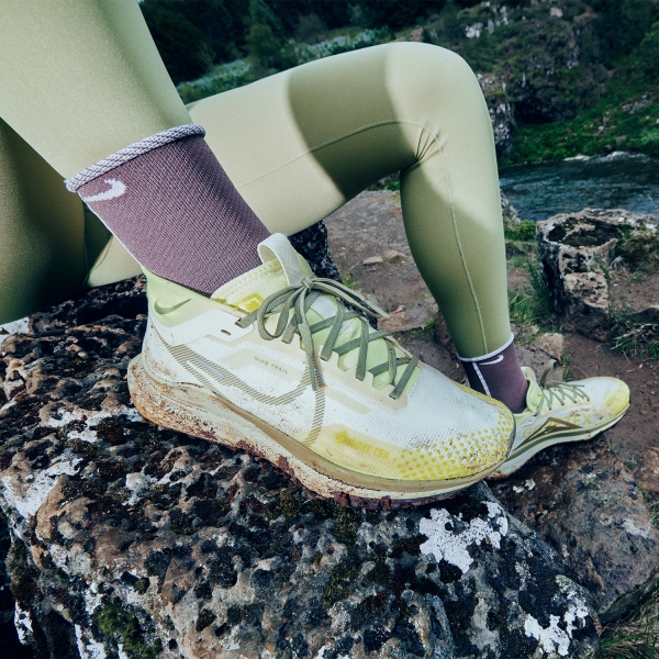 Nike React Pegasus Trail 4 GTX - Pale Ivory/Neutral Olive/Luminous Green