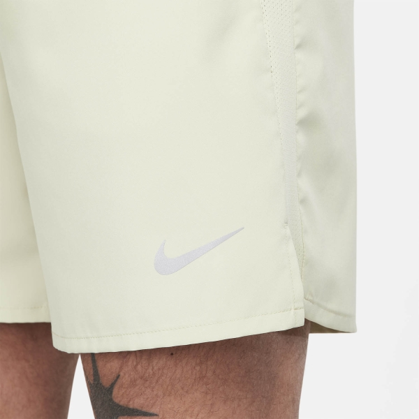 Nike Challenger Logo 7in Shorts - Olive Aura/Reflective Silver