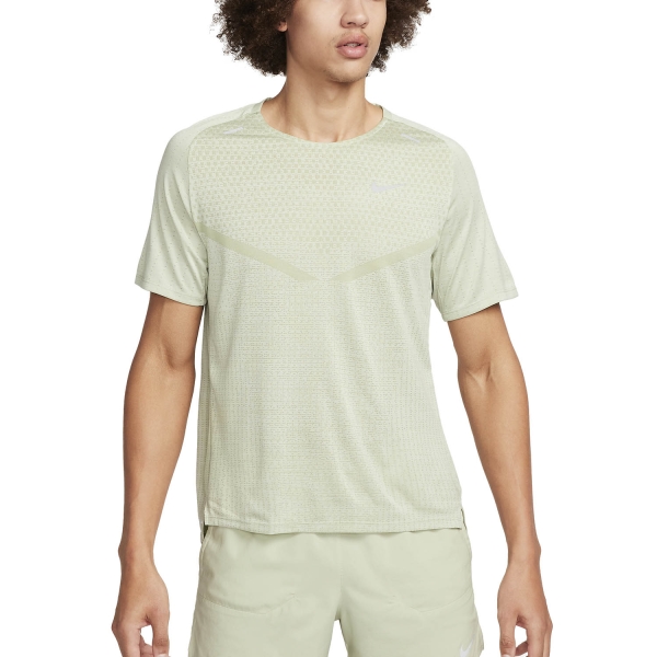 Men's Running T-Shirt Nike DriFIT ADV Techknit Ultra TShirt  Olive Aura/Sea Glass/Reflective Silver DM4753371