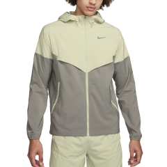 Nike Light Windrunner Chaqueta - Olive Aura/Dark Stucco/Reflective Silver