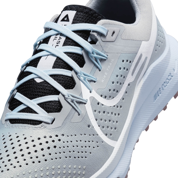 Nike React Pegasus Trail 4 - Light Smoke Grey/White/Black/Glacier Blue