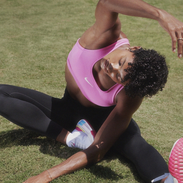 Nike Swoosh Dri-FIT Sports Bra - Playful Pink/White