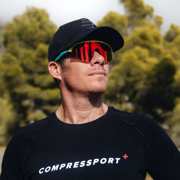 Compressport Trucker Logo Gorra - Black/Black Reflective