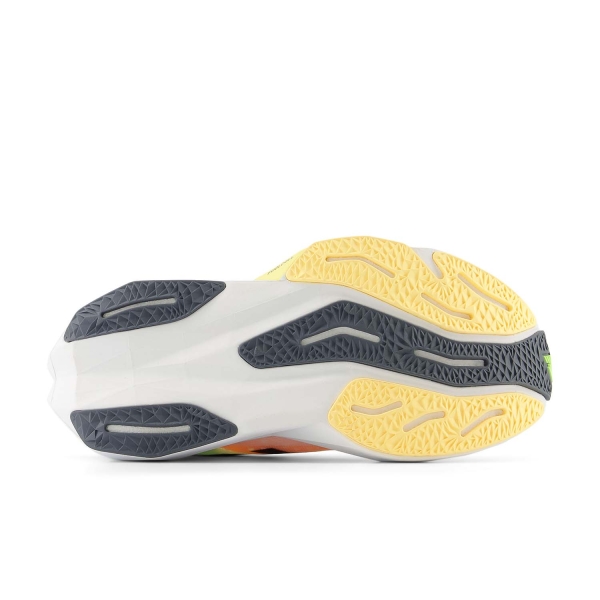 New Balance FuelCell Rebel v4 - White