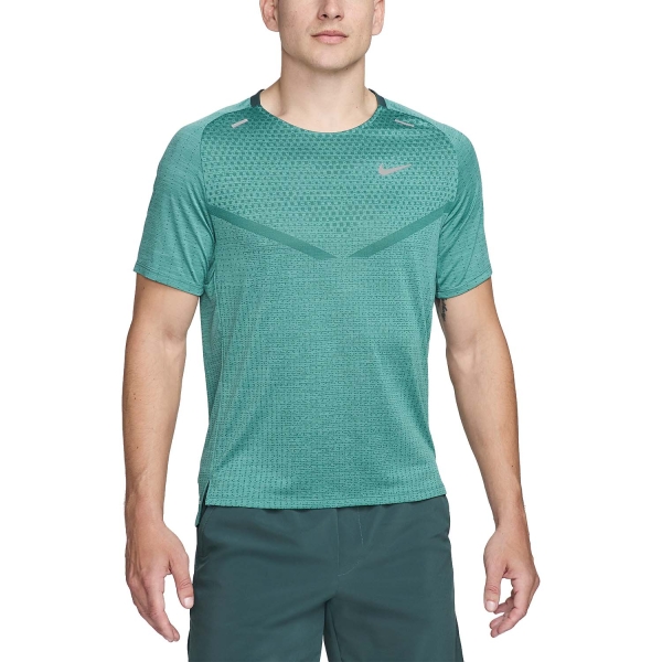 Camisetas Running Hombre Nike DriFIT ADV Techknit Ultra Camiseta  Vintage Green/Bicoastal/Reflective Silver DM4753338