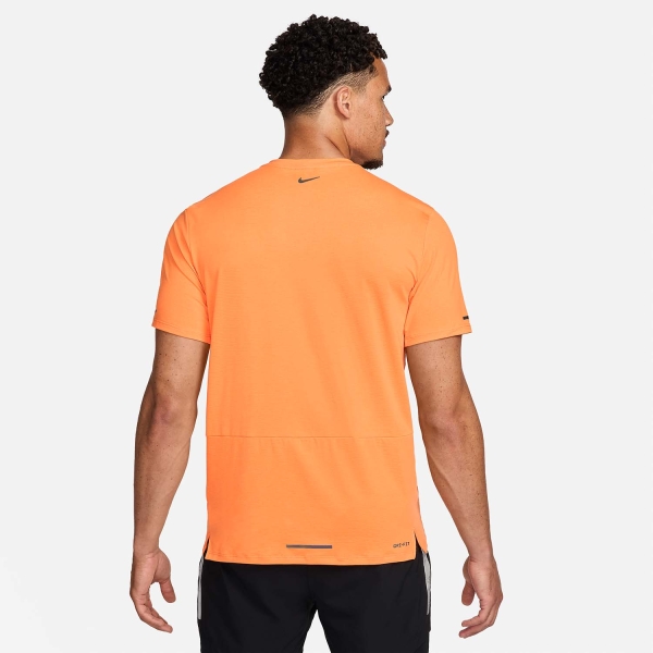 Nike Dri-FIT Rise Logo Camiseta - Bright Mandarin/Barely Grape/Black