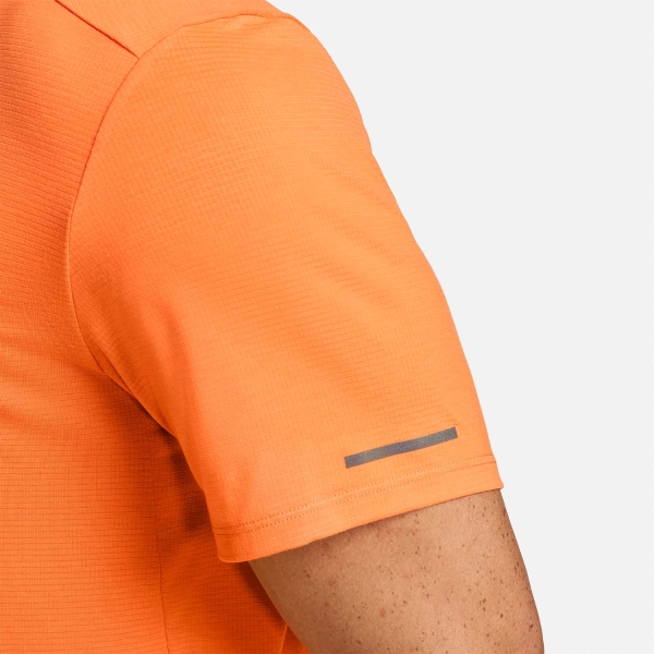 Nike Dri-FIT Rise Logo Maglietta - Bright Mandarin/Barely Grape/Black