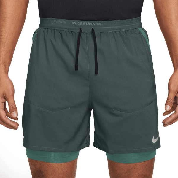 Pantalone cortos Running Hombre Nike DriFIT Stride Hybrid 2 in 1 5in Shorts  Vintage Green/Bicoastal/Reflective Silver DM4757338