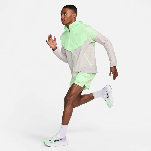 Nike Light Windrunner Jacket - Vapor Green/Light Iron Ore/Reflective Silver