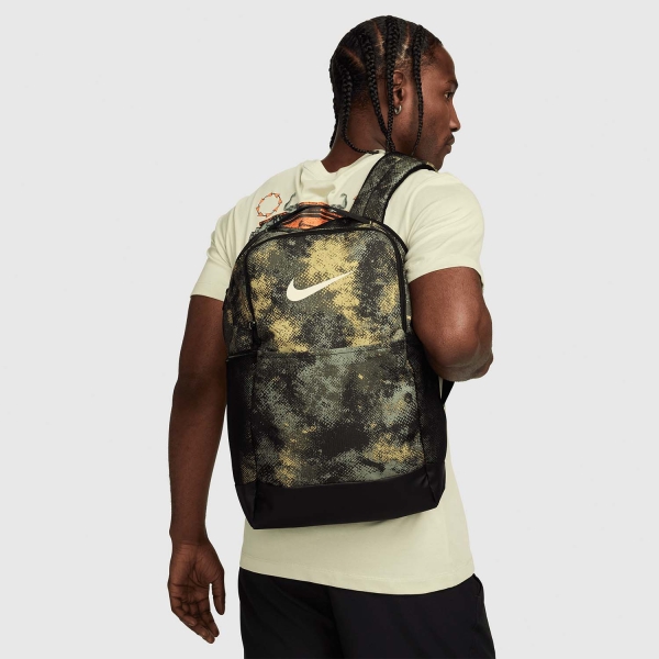 Nike Brasilia Print Mochila - Oil Green/Black/Coconut Milk