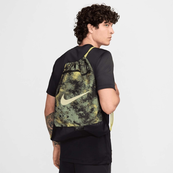 Nike Brasilia Print 9.5 Bolsa - Oil Green/Black/Coconut Milk