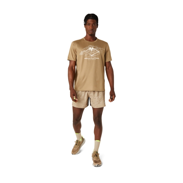 Asics Fujitrail Logo Camiseta - Pepper/Feather Grey/Oatmeal