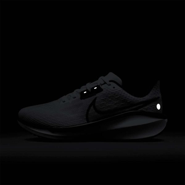 Nike Vomero 17 - White/Black/Pure Platinum/Vintage Green