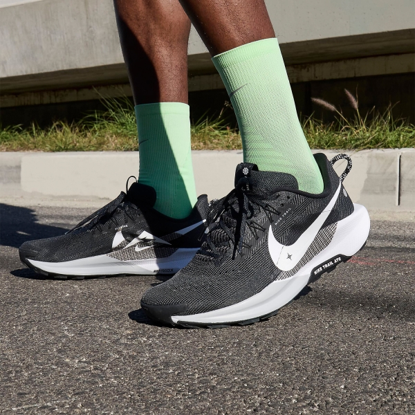 Nike ReactX Pegasus Trail 5 - Black/White/Anthracite/Wolf Grey