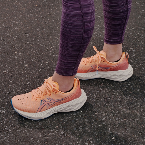 Asics Novablast 4 - Faded Orange/Deep Red