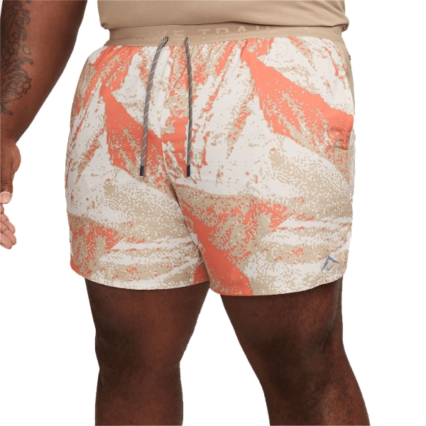 Pantaloncini Trail Running Uomo Nike Nike Stride 6in Pantaloncini  Khaki/Black  Khaki/Black 
