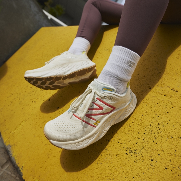 New Balance Fresh Foam X More v4 - Sea Salt