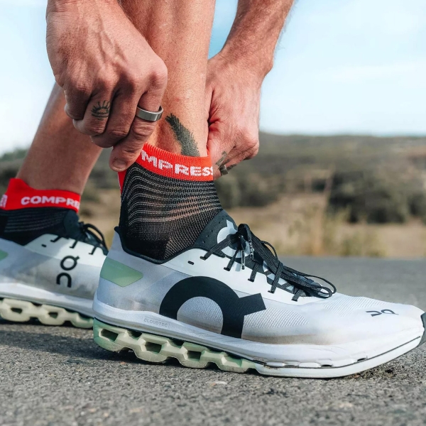 Compressport Pro Racing V4.0 Logo Calze - Black