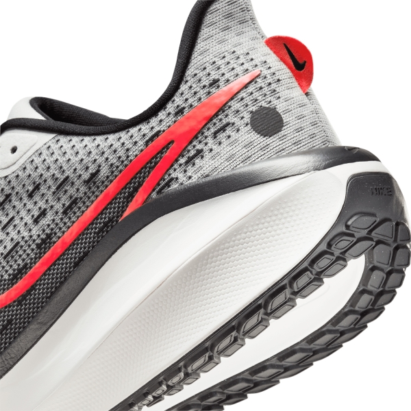 Nike Vomero 17 - Photon Dust/Hyper Punch/Black