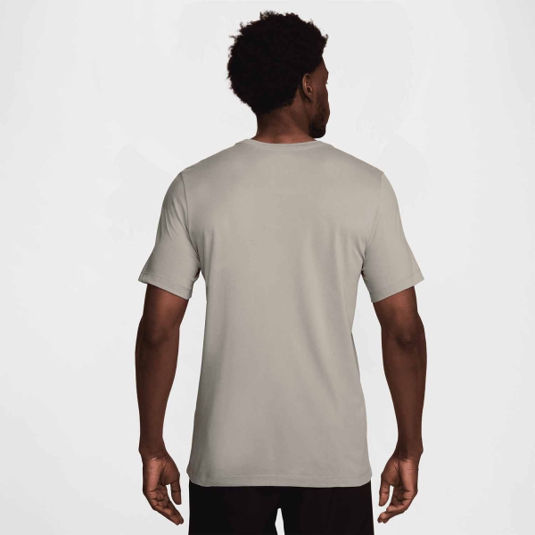 Nike Dri-FIT Trail Logo Camiseta - College Grey/Black