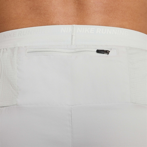 Nike Dri-FIT Stride X Jakob 5in Pantaloncini - Light Silver/Metallic Gold