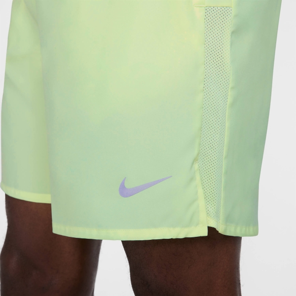 Nike Challenger Logo 7in Shorts - Barely Volt/Reflective Silver