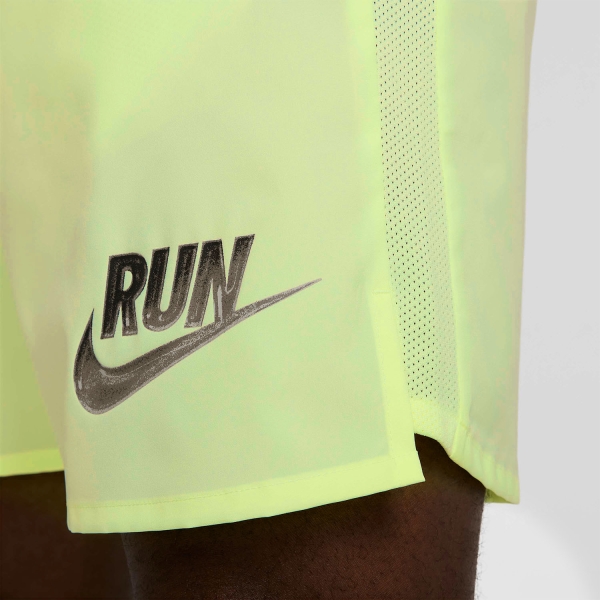 Nike Challenger Run 7in Pantaloncini - Barely Volt/College Grey