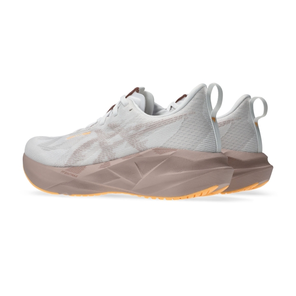 Asics Novablast 5 - White/Fawn