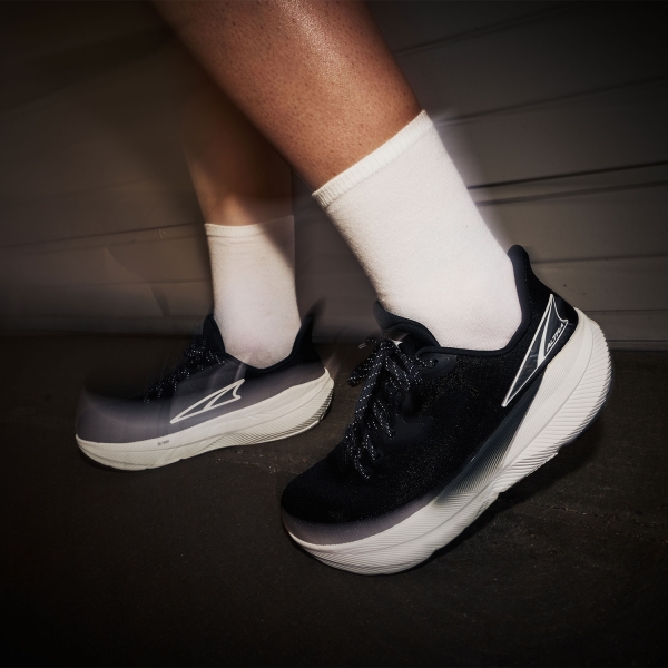 Altra Experience Flow - Black/White